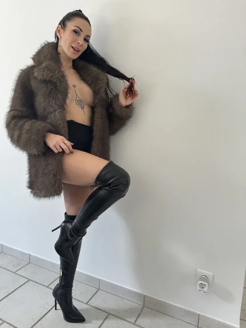 Leak & nude MYM — shasha-lopez : « Mon abonnement 100% GRATUIT à vie 🤍 » (MYM)