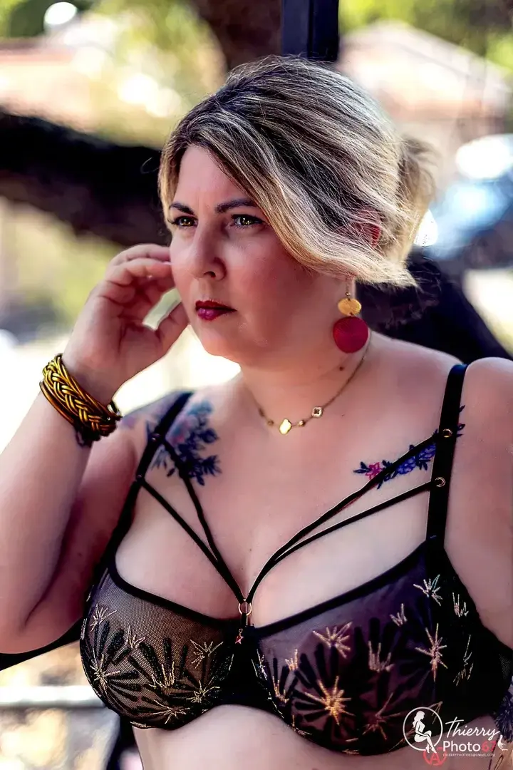 Adeline_marcos — média 6 | French Modèles