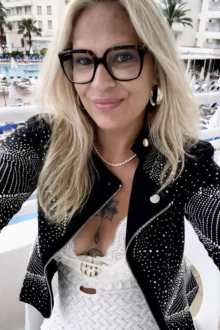 Un p’tit coucou les coquins 😈 bon dimanche à tous 👅😘