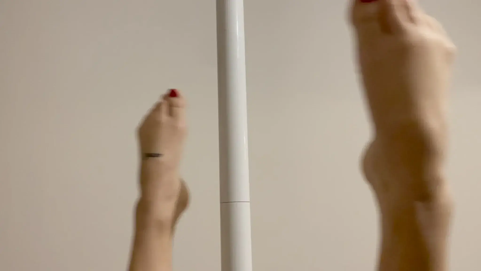 Leak & nude 5 — Piesdescalzoblancitos