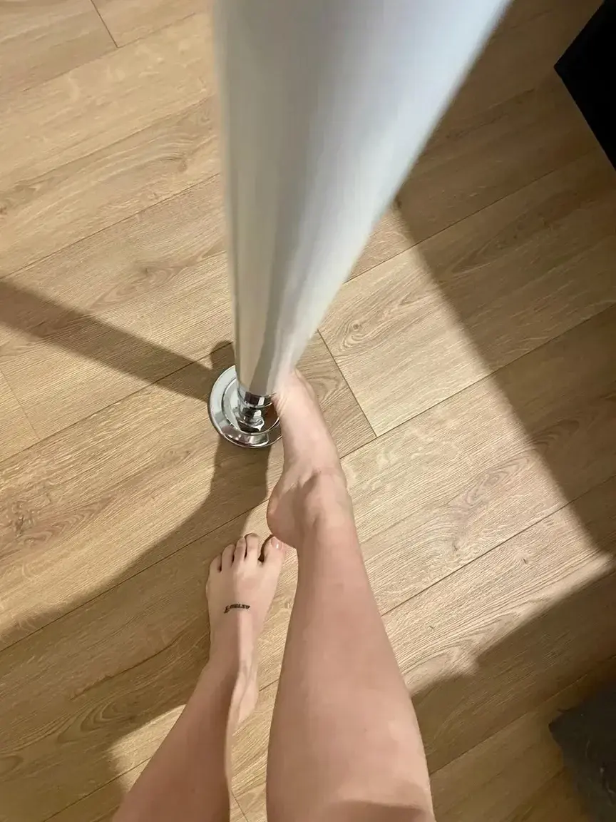 Leak & nude 7 — Piesdescalzoblancitos