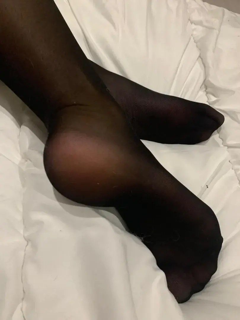 🖤🦶🏼