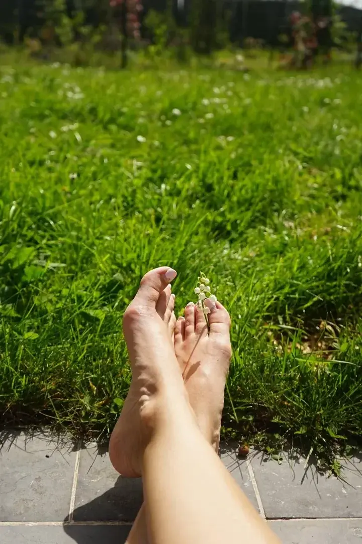 Leak public de Candiceinparis — « Joyeux 1er mai ! » (nude) sur MYM