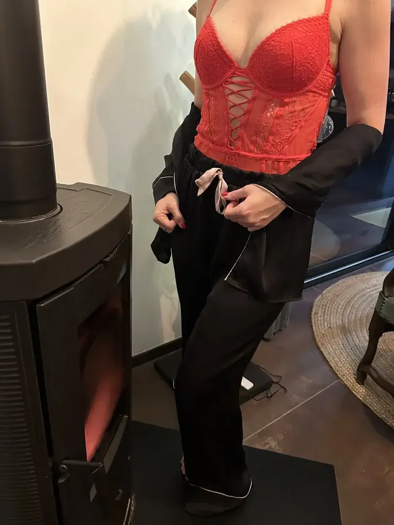 Leak & nude MYM — Petitebruneetvous : « Le voilà prête 🔥🔥🔥 » (MYM)