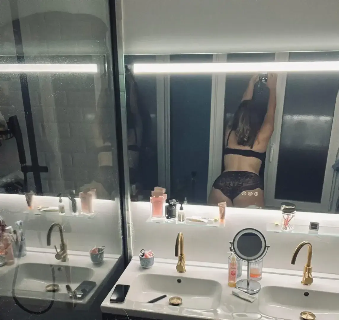 Leak & nude 4 — Carolesecrets