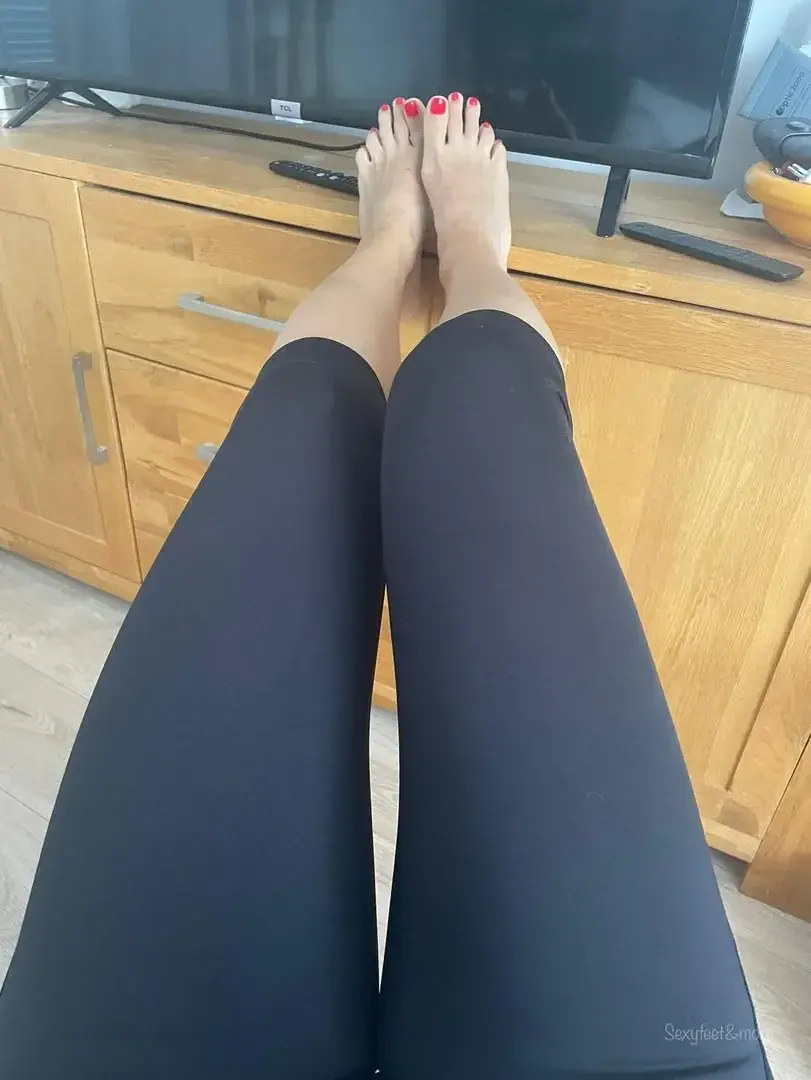 Leak & nude 1 — Sexyfrenchfeetandmore
