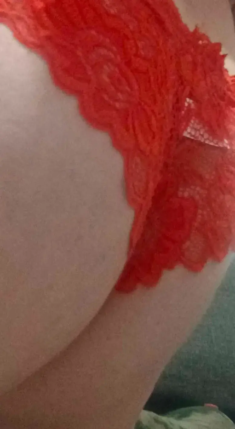 Cc mes loulous demain c est une grande première mon premier show privé qui sera le chanceux pipe gorge profonde et pleines de surprises l idée tu me donnes des ordres hum