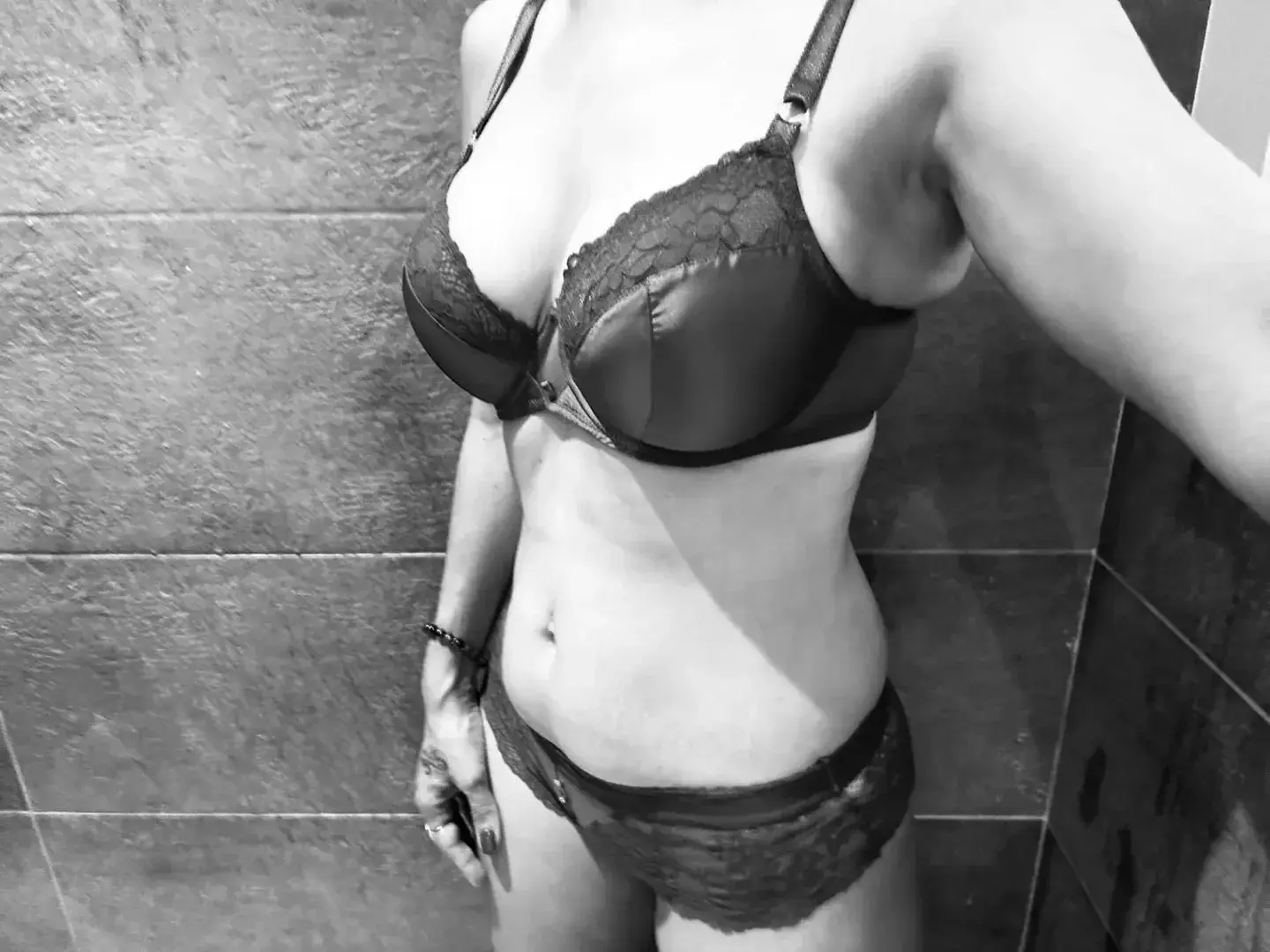 Joliebrune86 - Photo exclusive MYM 1 | French Modèles