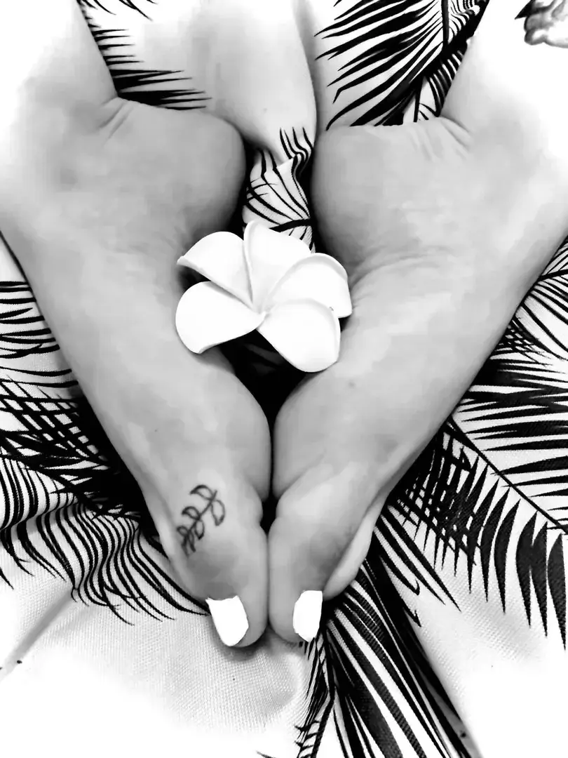 Leak & nude 1 — Petitpiedstatoue