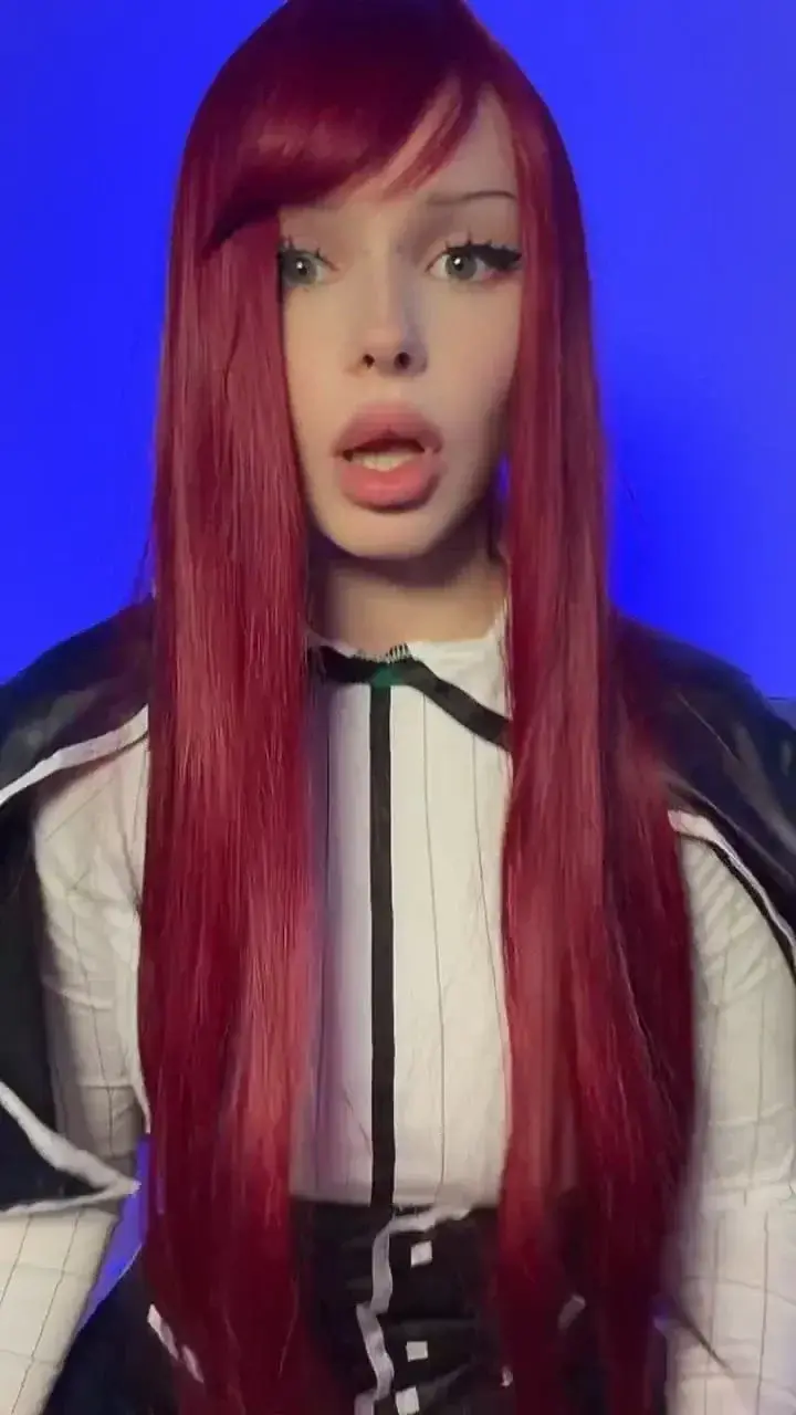 Viens voir mon profil, tu vas adorer mes posts, surtout si tu as un faible pour les alt girls 🕷️