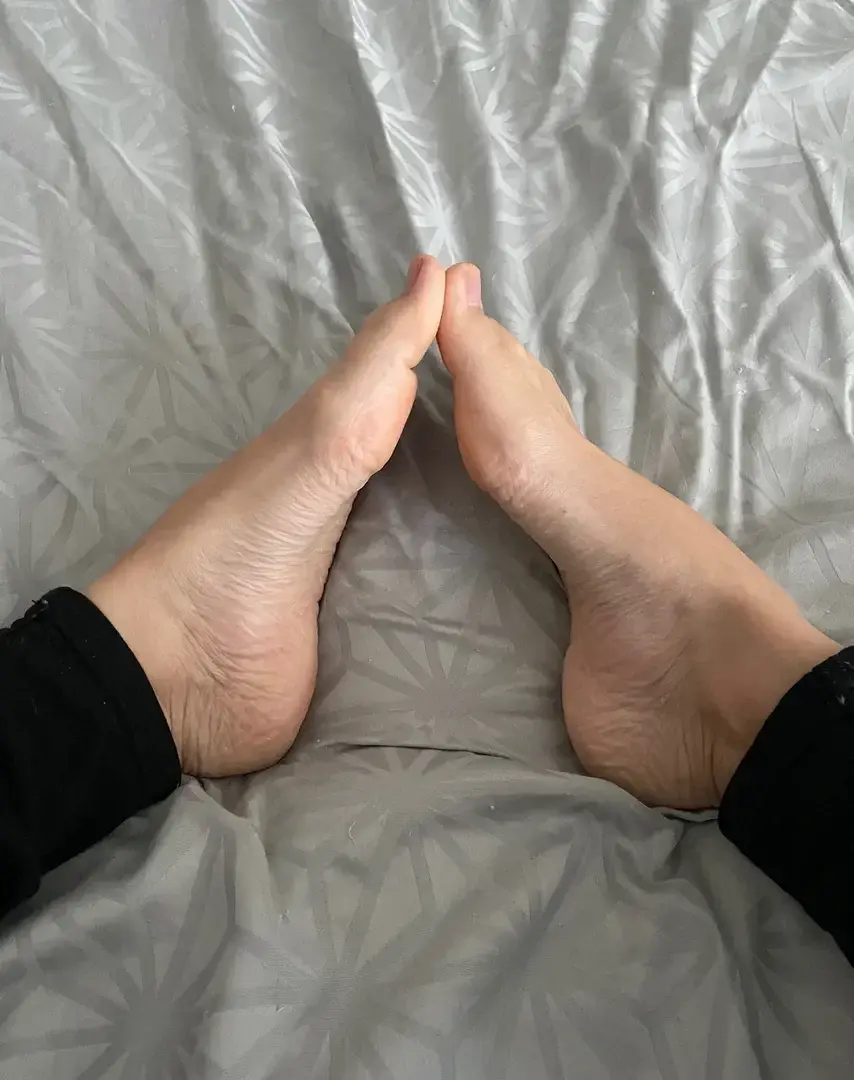 Leak & nude 1 — Lespiedsdevalentina