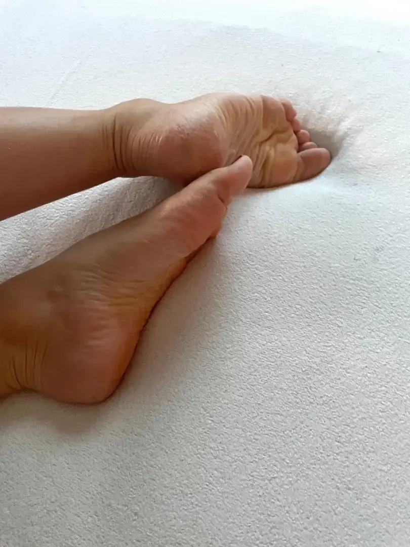 Leak & nude 3 — Lespiedsdevalentina
