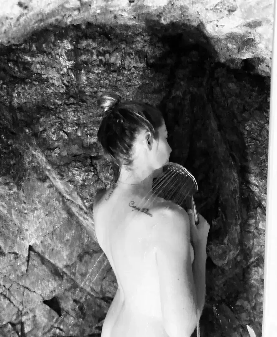 Leak & nude MYM — Naughtypauline69 : « Quelqu’un pour m’accompagner sous la douche…? 😈😉🙈 » (MYM)