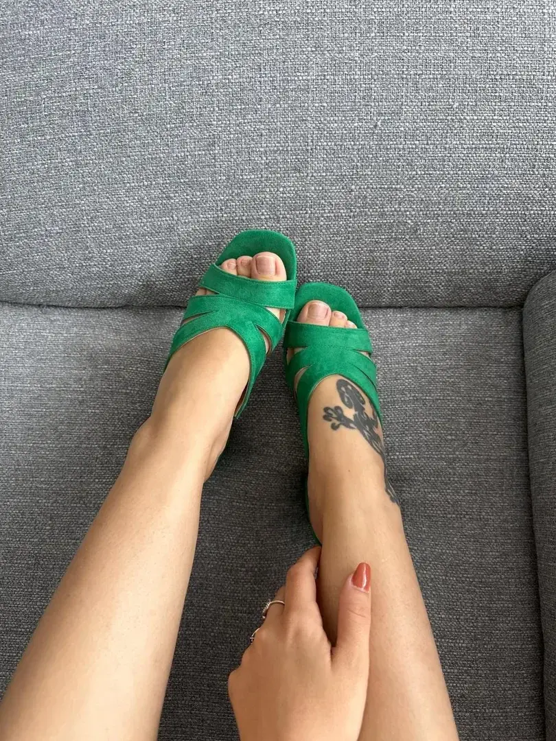 Leak & nude 2 — Tattoo_feet_
