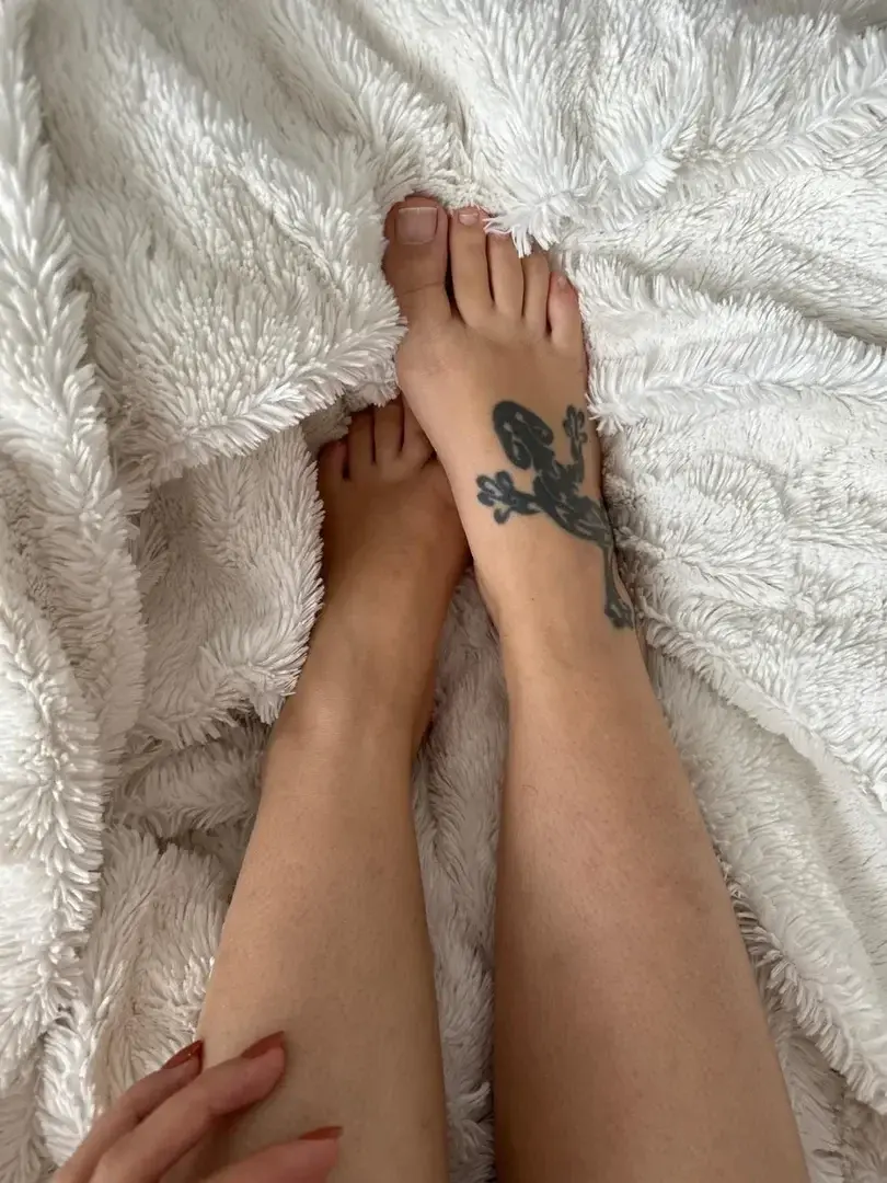 Leak & nude 5 — Tattoo_feet_