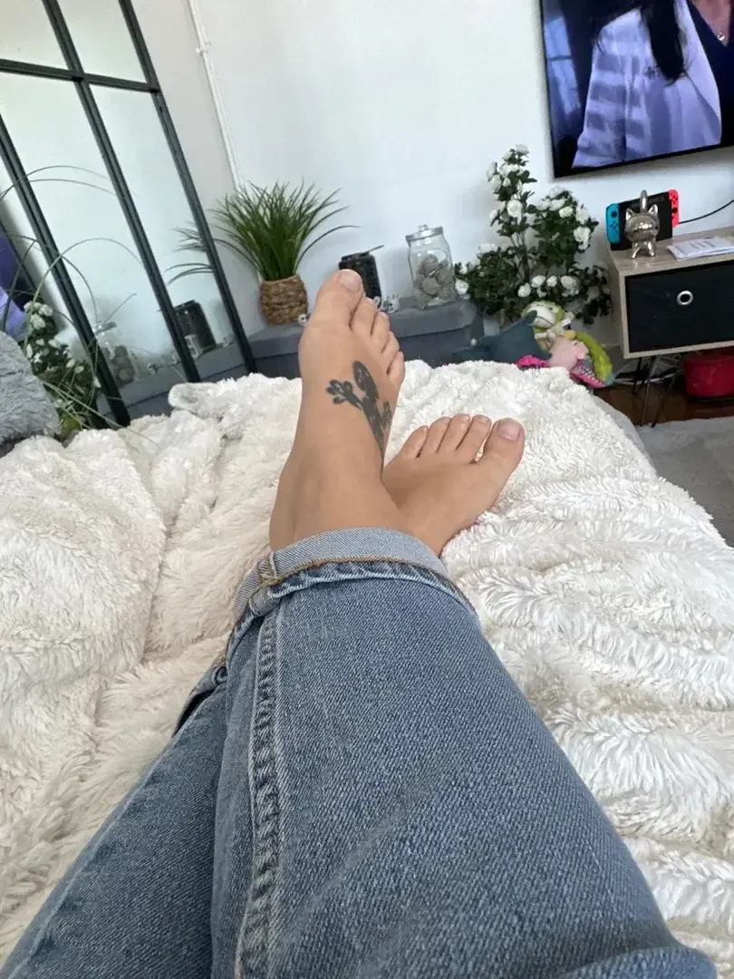 Leak & nude 6 — Tattoo_feet_