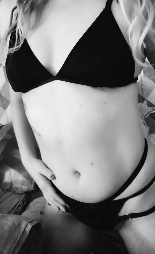 Pineapple12 - Photo exclusive MYM 2 | French Modèles