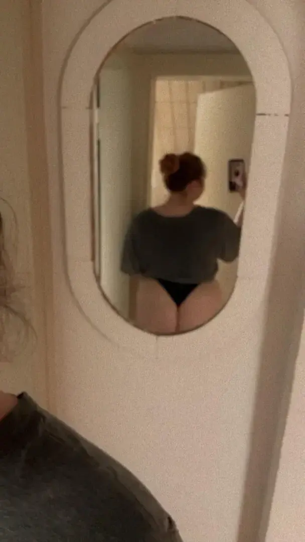 Leak & nude MYM — curvy_shelly : « Little juicy ass ❤️‍🔥 » (MYM)