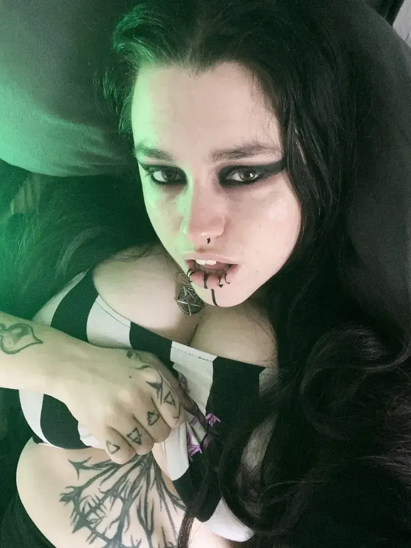 Leak & nude 4 — Greencatfromhel1
