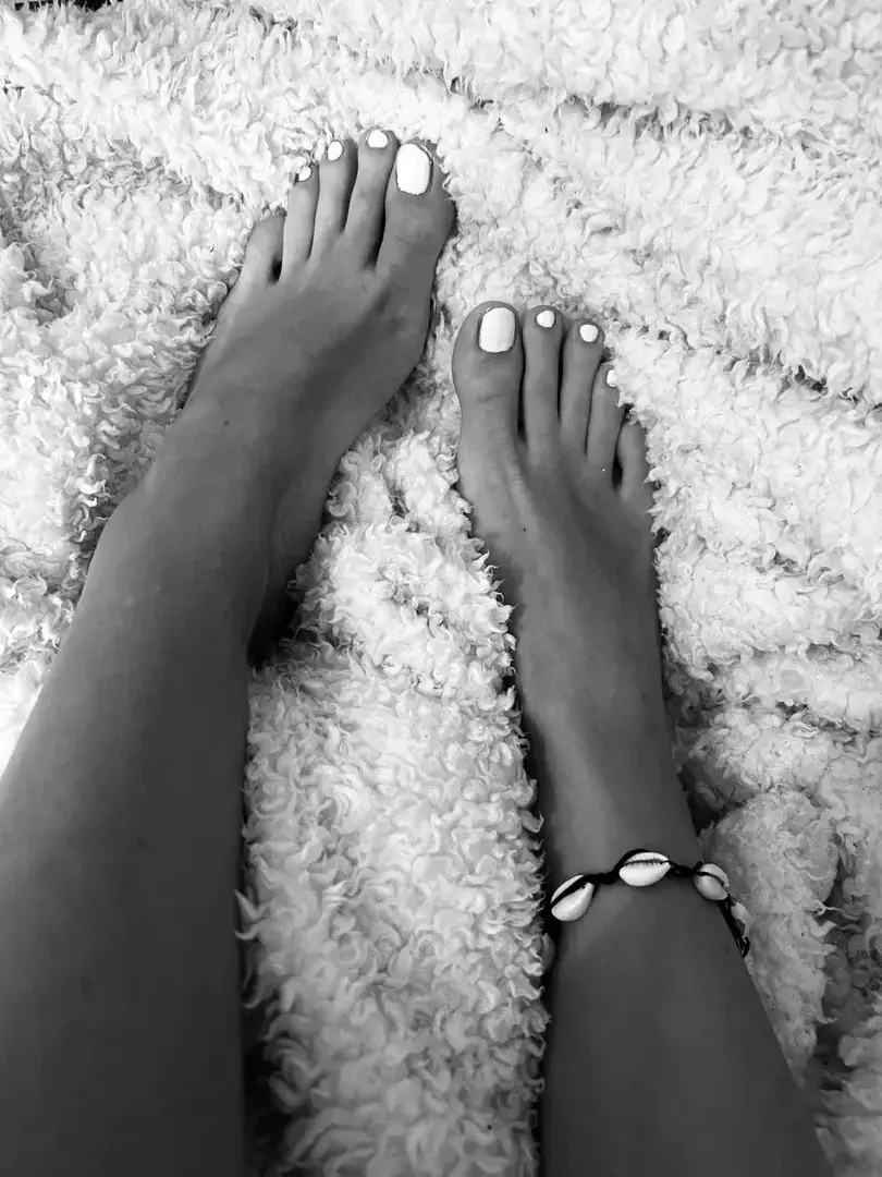 Leak & nude 1 — Feetvicky