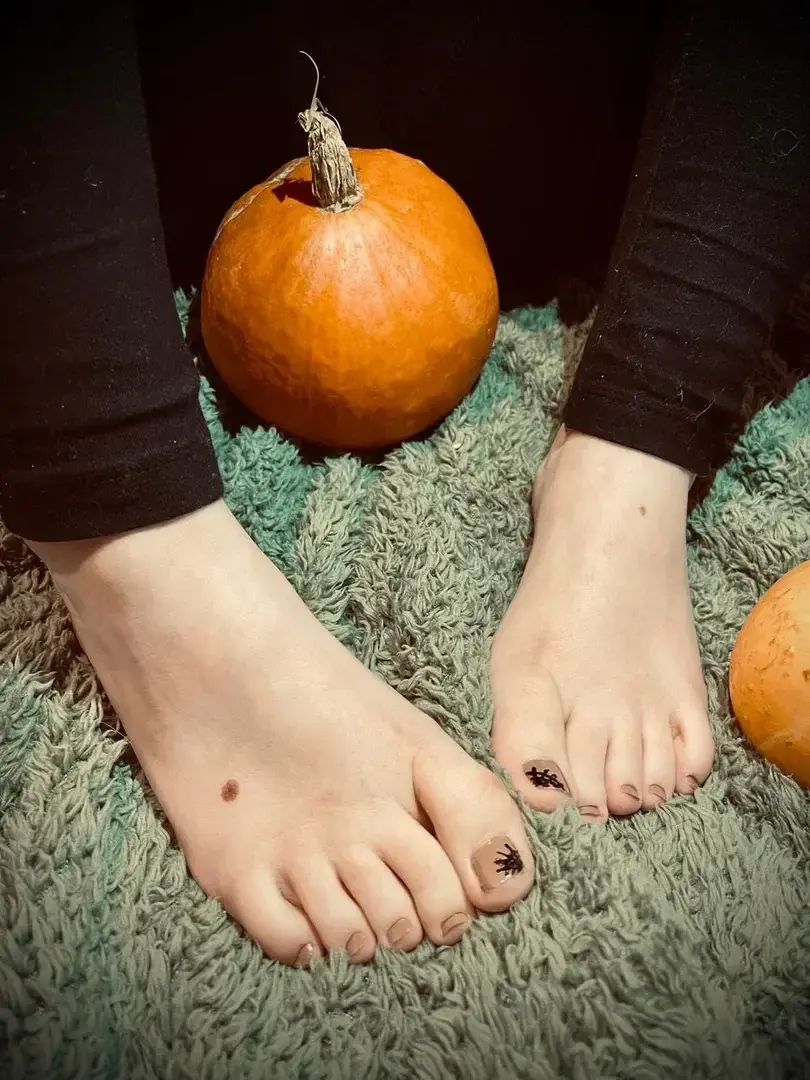 Leak & nude 5 — Pieds_d_alix