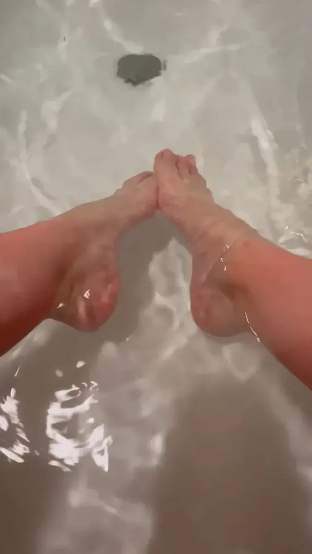 Leak & nude 1 — ladyfeetlovers