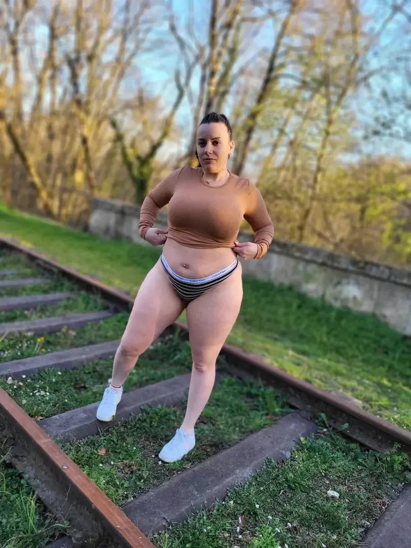 Leak & nude MYM — lyaa33 : « média » (MYM)