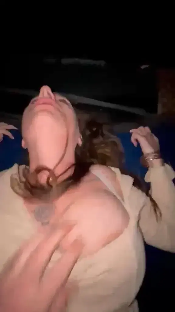 C'était encore trop bon avec a la fin filmer l'éjaculation dans ma bouche
