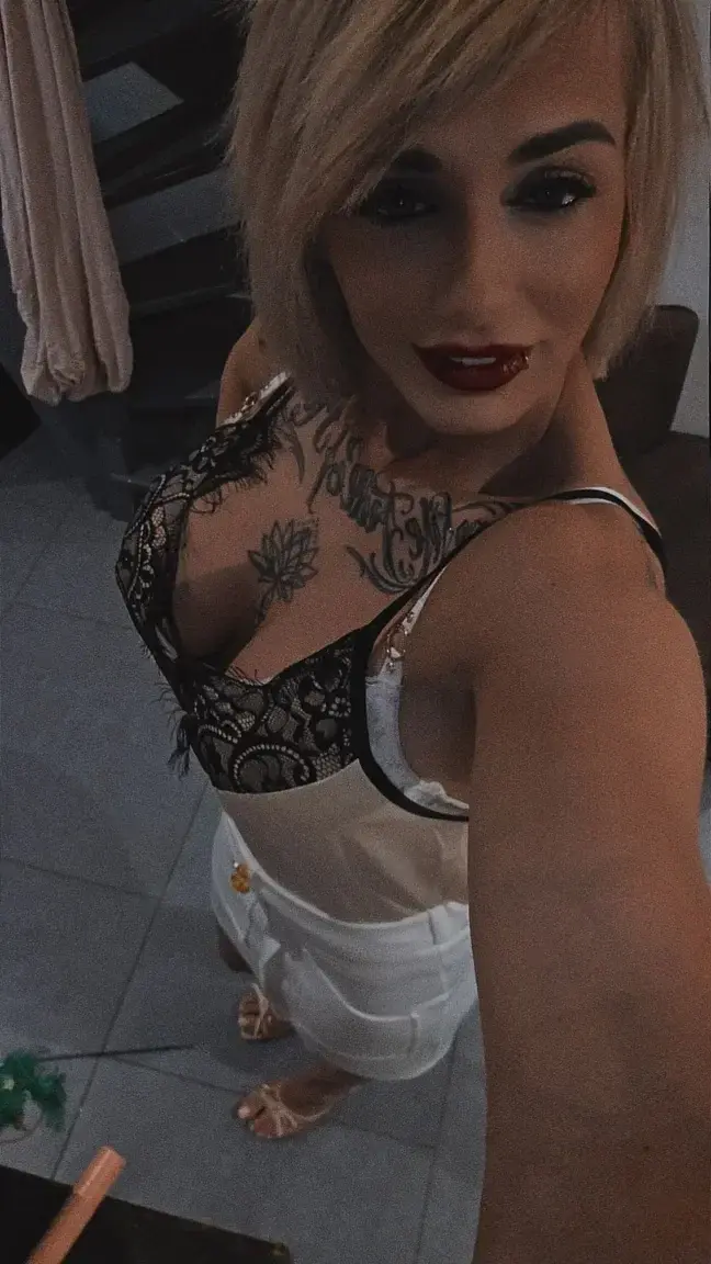 Les aventures de endy spicy doll  mes sex tape mes photo x mes tournage  tous est ici