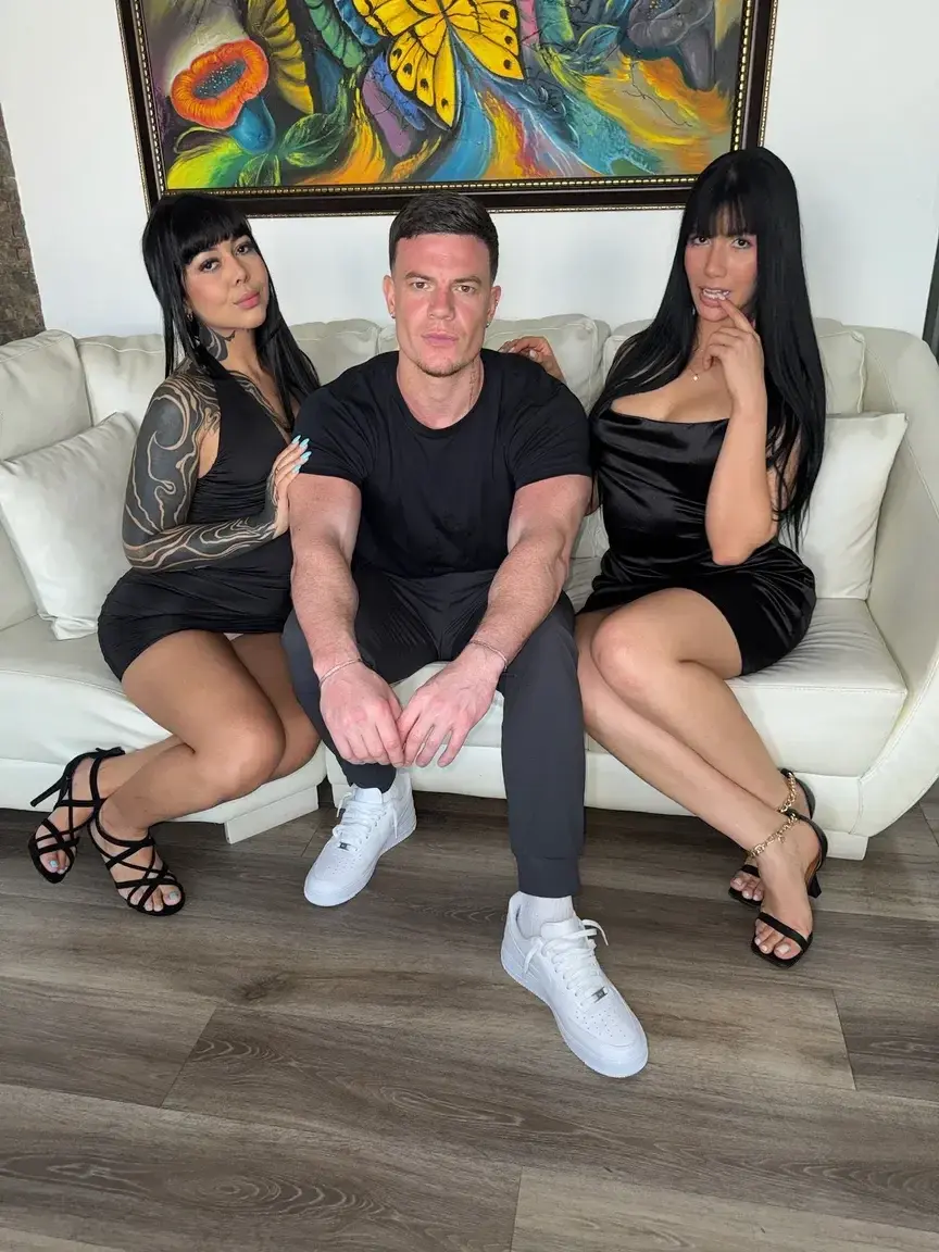 Leak & nude 3 — Adrienshow
