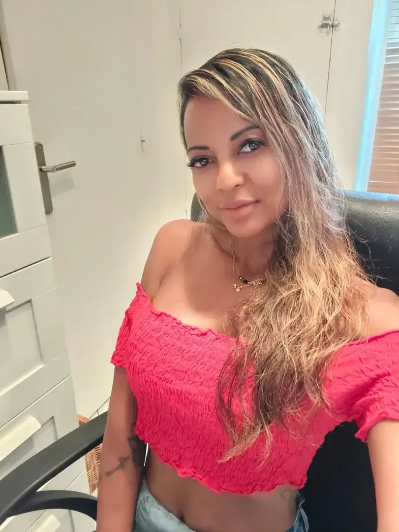 Leak public de miiana_model — « De gros bisous 💋 » (nude) sur MYM