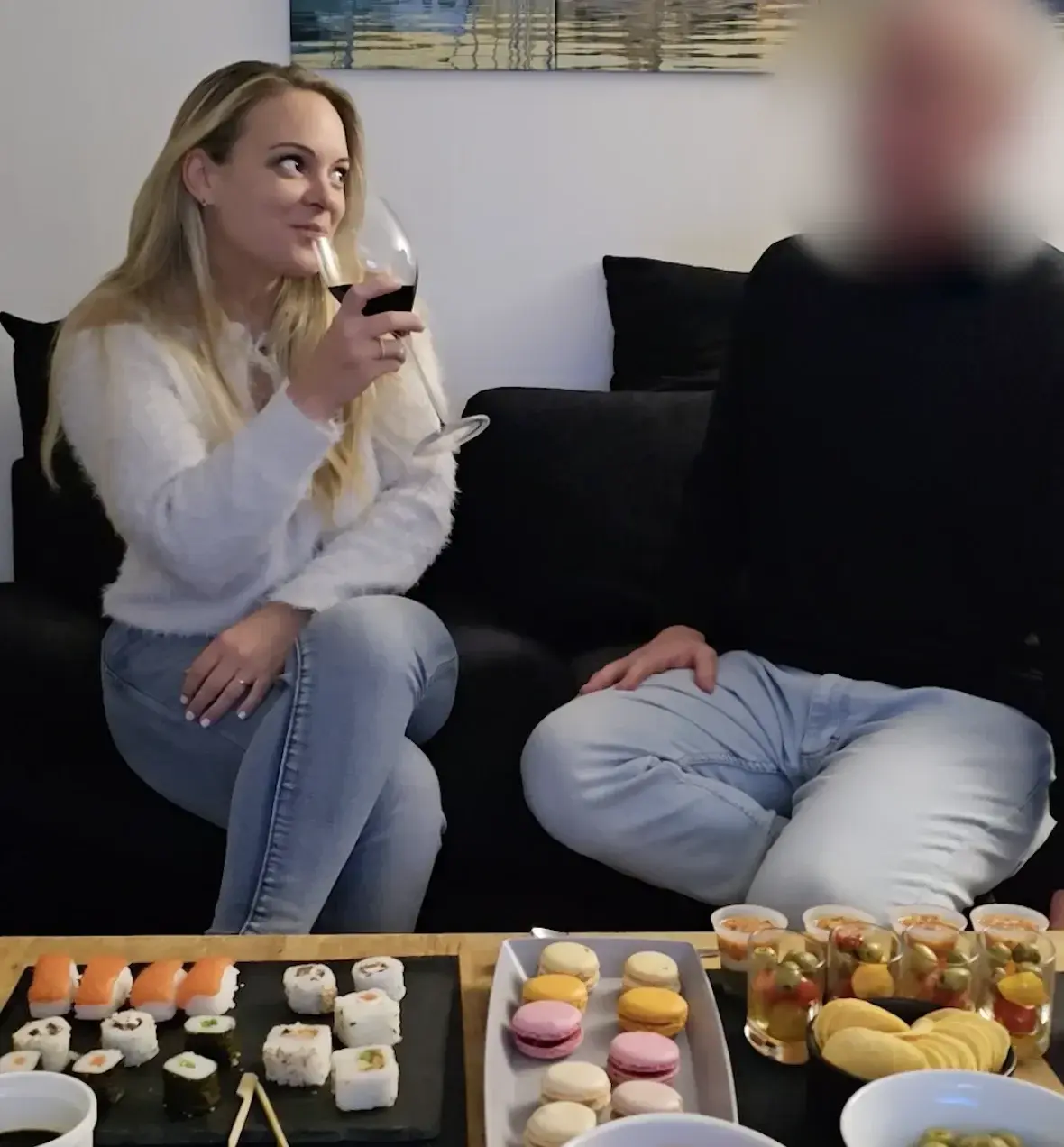 GOURMANDISE 126 – TOUR DE FRANCE – Roquefort-la-Bédoule (13) - Bruno 🍆Ce magasinier de 40 ans a été victime d'une tentative d'arnaque sur les réseaux sociaux ! On lui a demandé de l'argent afin de pouvoir participer à une gourmandise 😱 Il m'a contacté pour vérifier sur un autre compte qui par chance était mon vrai compte et j'ai pu lui rappeler une régle d'or :JE NE DEMANDE AUCUNE PARTICIPATION FINANCIÈRE !Comme le feeling est bien passé lors de nos discussions, j'ai décidé d'aller le baiser 🤭🤣