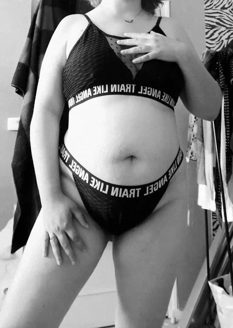Pinupronde - Photo exclusive MYM 9 | French Modèles