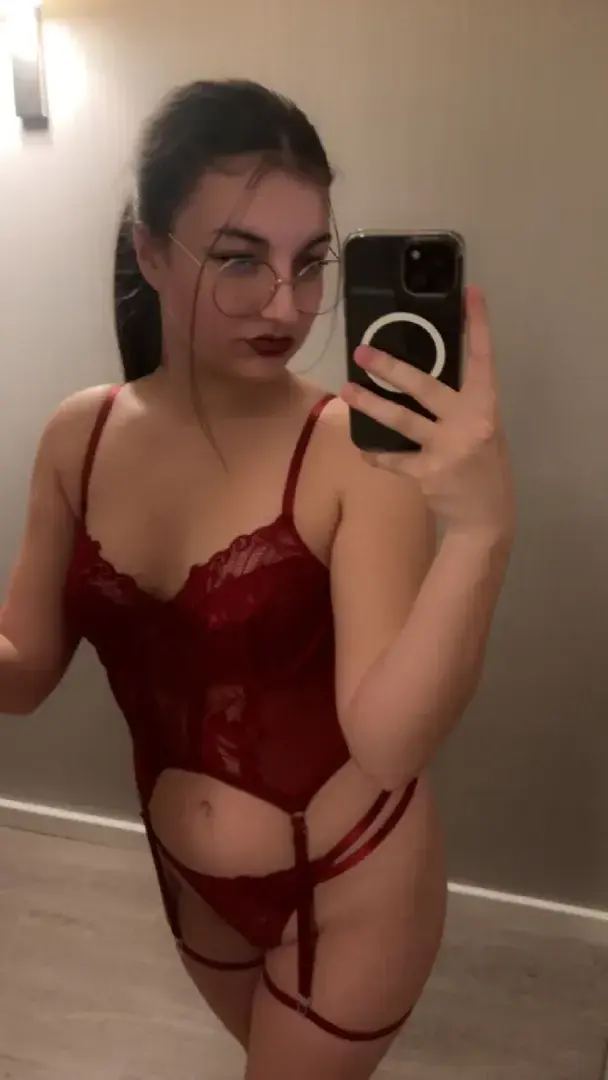Ma tenue préférée pour une soirée tranquille à la maison... ou pas 😉💋