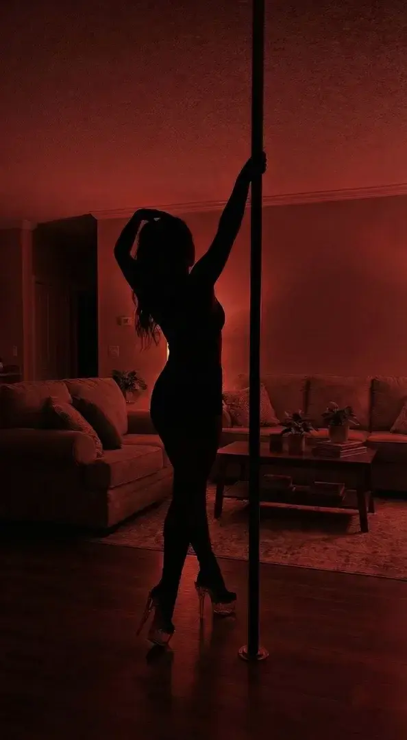 Leak & nude 1 — Iloyoyo
