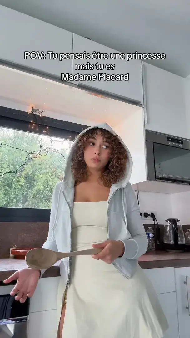 Aperçu public — Lestia : « 🙄 » (MYM) — pas un leak