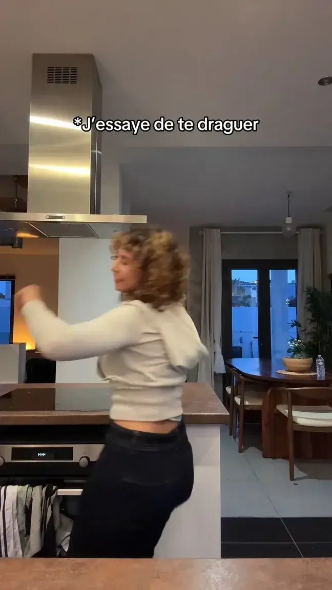 Aperçu public — Lestia : « j'essaye de te draguer 😂 » (MYM) — pas un leak