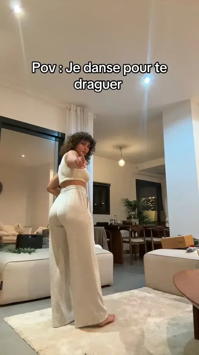 Leak & nude MYM — Lestia : « Est ce que ça marche?🤭 » (MYM)