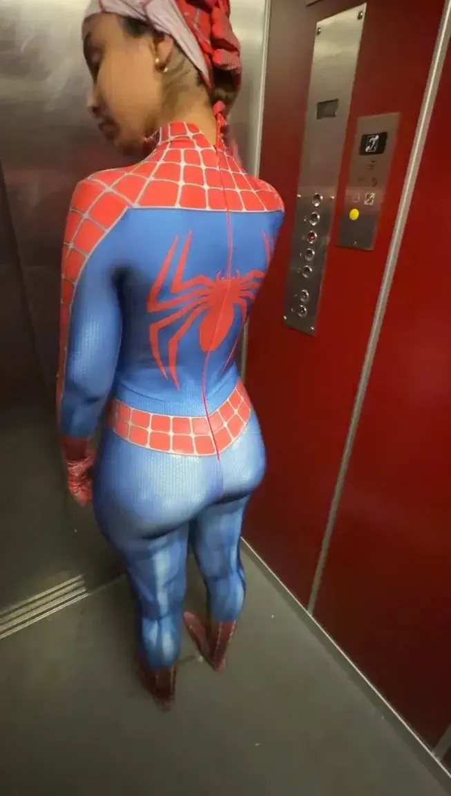 T'aurais fait quoi si on était dans le meme ascenceur toi et moi?🙈