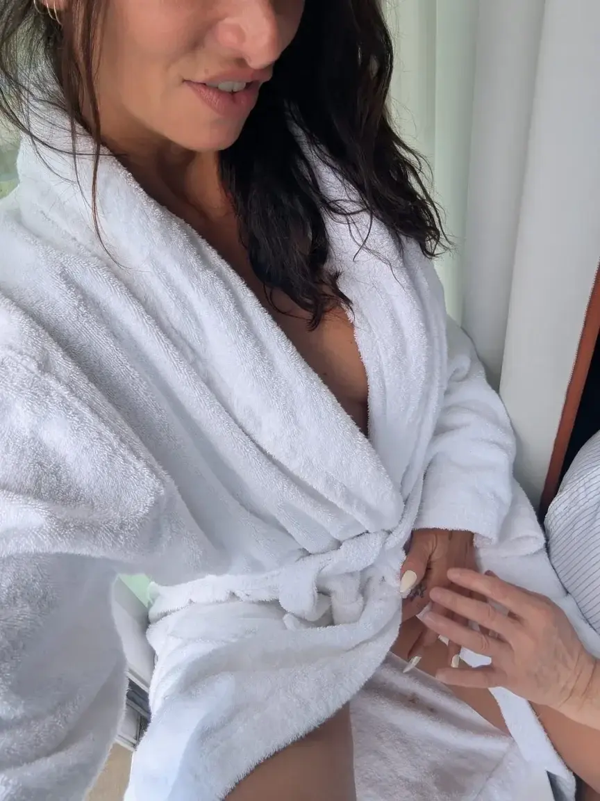Leak & nude MYM — GloryZavatrash : « Hier j'avais un petit rdv 👅 » (MYM)