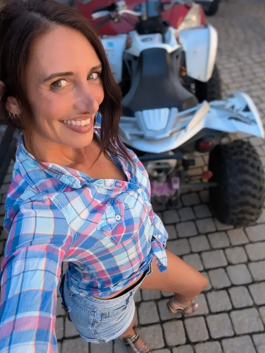 Leak & nude MYM — GloryZavatrash : « Tu viens faire un tour avec moi ? On va où ? 😋 » (MYM)