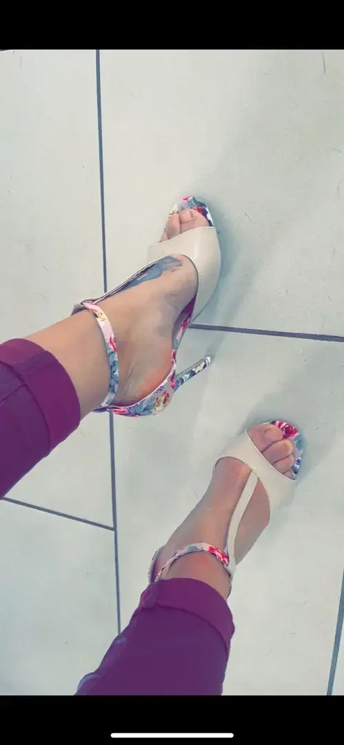 Leak & nude MYM — Babou9423 : « 💦#Feet
#PrettyFeet
#BeautifulFeet
#FeetWorship
#PerfectFeet
#FeetLovers#pied#foot#cute#sexy » (MYM)