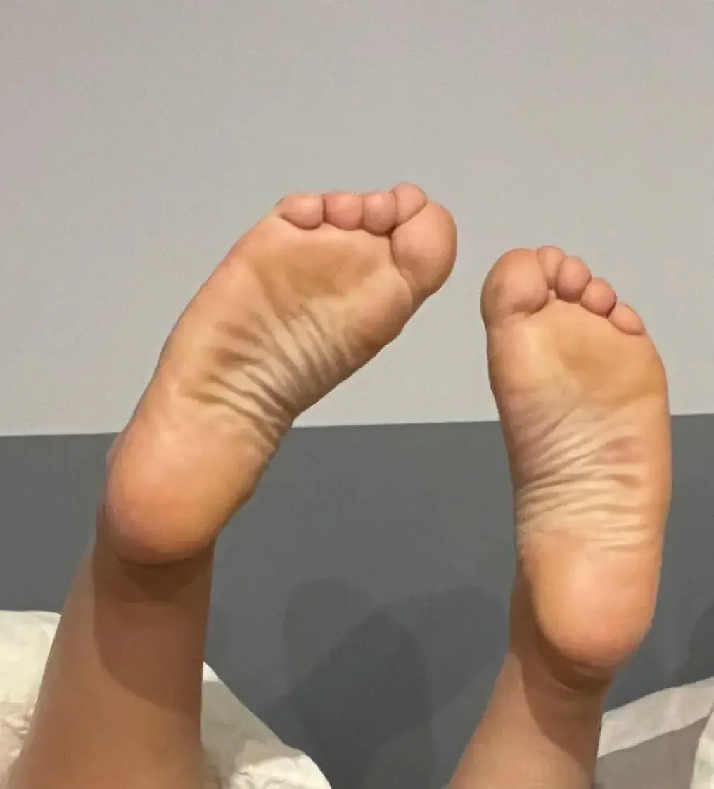 🦶#Feet  #PrettyFeet  #BeautifulFeet  #FeetWorship  #PerfectFeet  #FeetLovers#pied#foot#cute#sexy