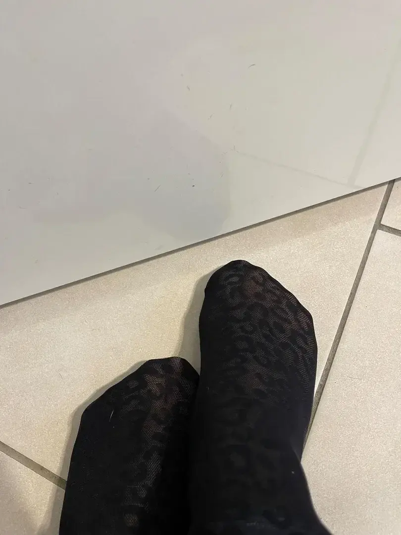 #Feet  #PrettyFeet  #BeautifulFeet  #FeetWorship  #PerfectFeet  #FeetLovers#pied#foot#cute#sexy