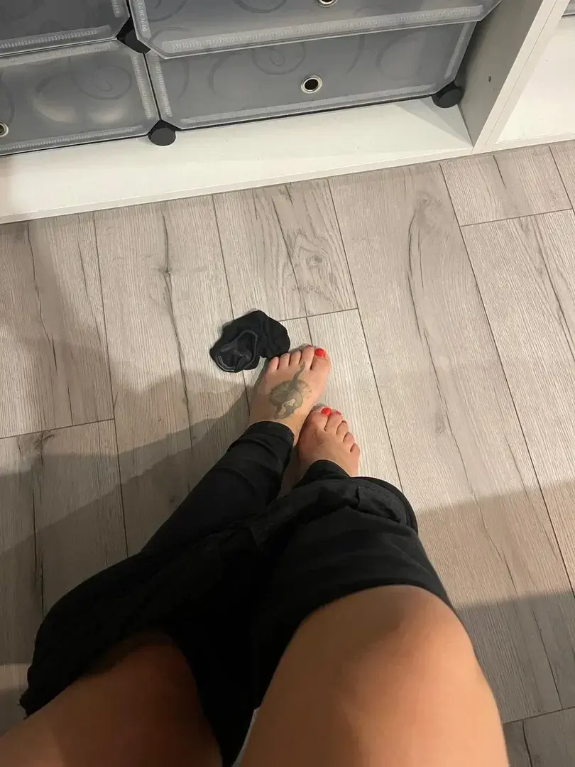 #Feet  #PrettyFeet  #BeautifulFeet  #FeetWorship  #PerfectFeet  #FeetLovers#pied#foot#cute#sexy