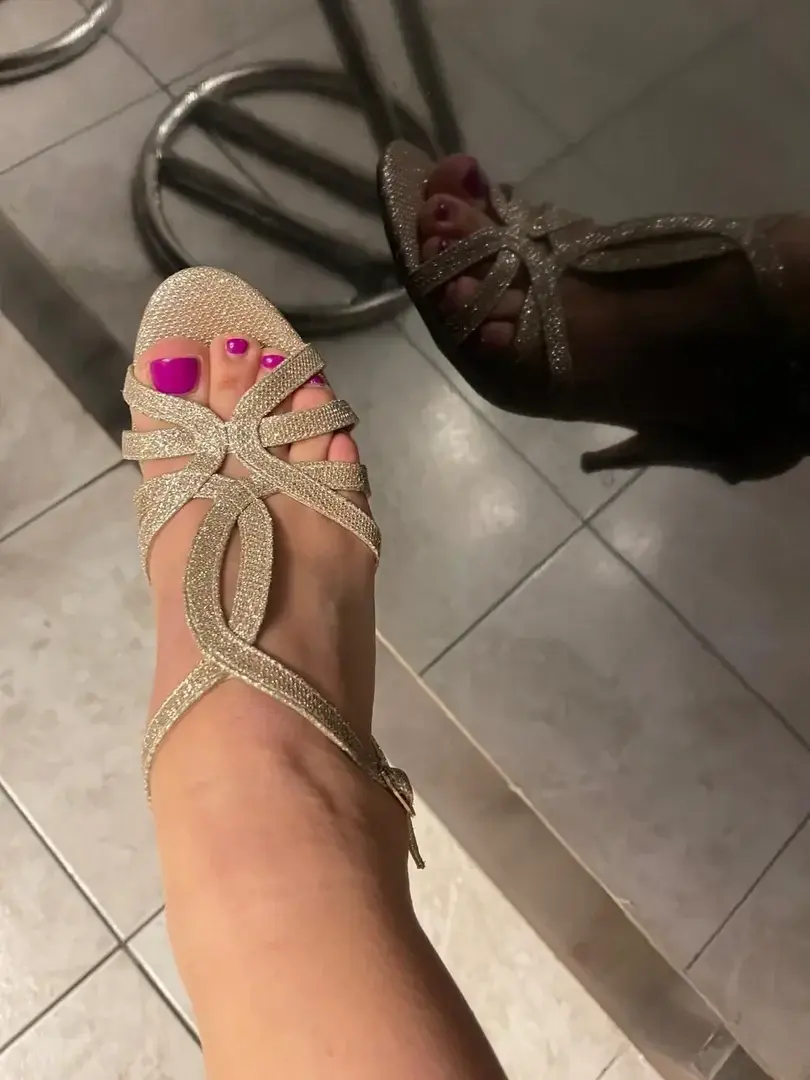 #Feet  #PrettyFeet  #BeautifulFeet  #FeetWorship  #PerfectFeet  #FeetLovers#pied#foot#cute#sexy
