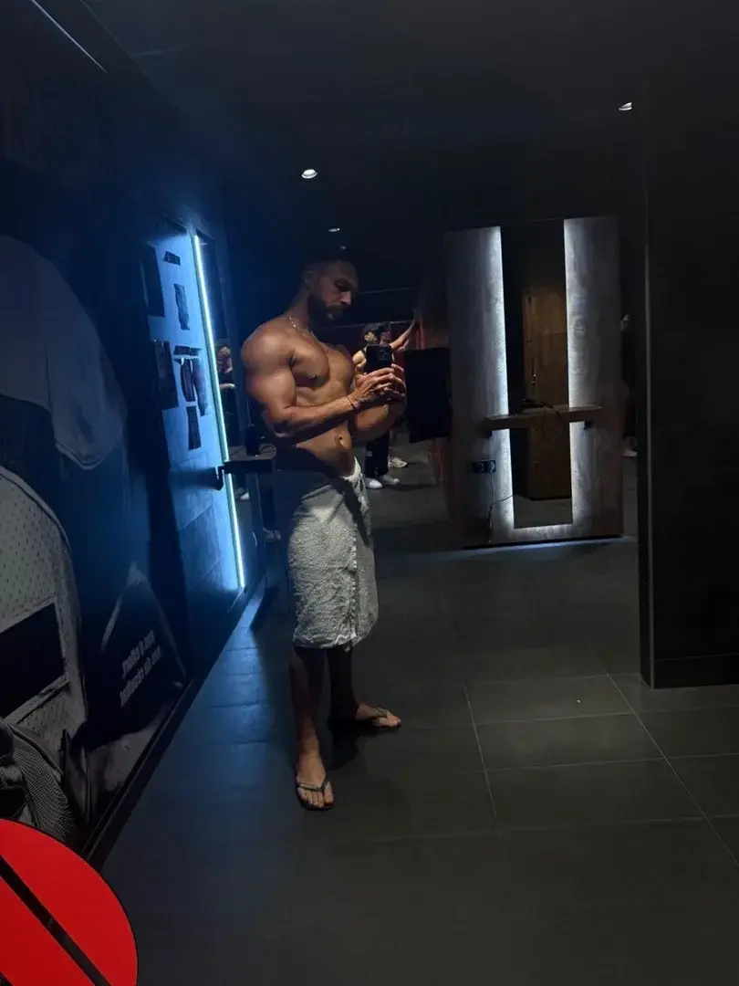 Un média privé offert quand tu t’abonnes 😈💦🔞