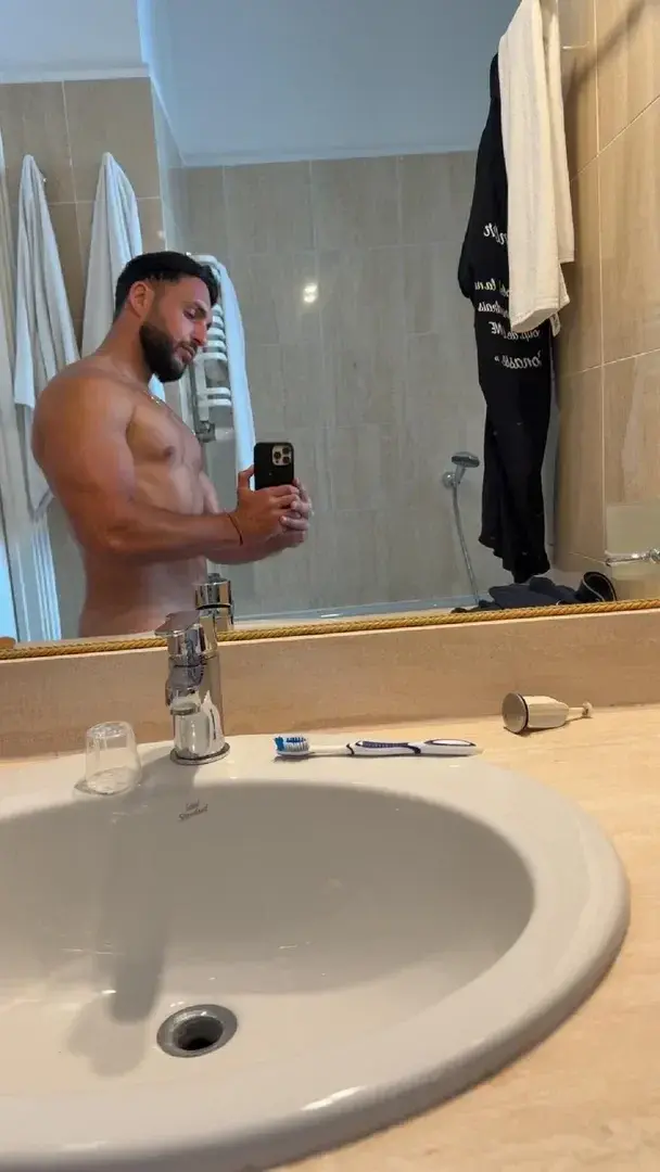 Média privé offert quand tu t’abonnes 😈🔞