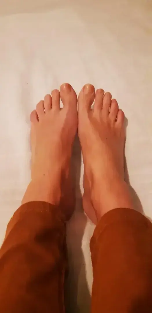Leak & nude 1 — Pieds-joli