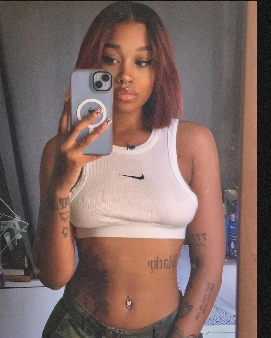 Leak & nude 1 — Urnastyblacky